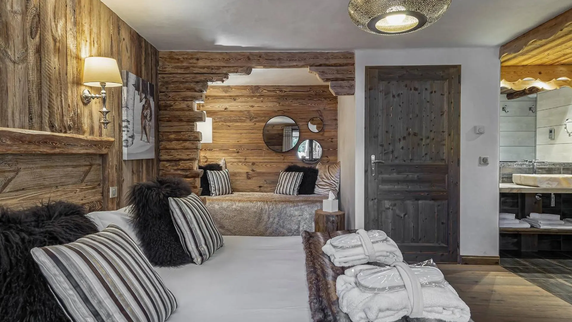 Chalet Elegant A Courchevel Le Praz Avec Spa, Cheminee Et Services Inclus - Fr-1-568-35 (Adults Only)